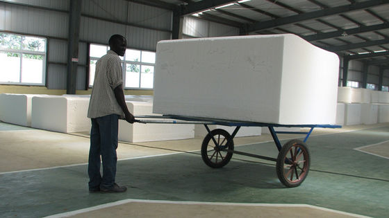 อุปกรณ์ฉีดฟองพอลิอุเรธาน เครื่องหมอกฟอง PU ความดันสูง ความสูงหมอก 1.0-1.25m