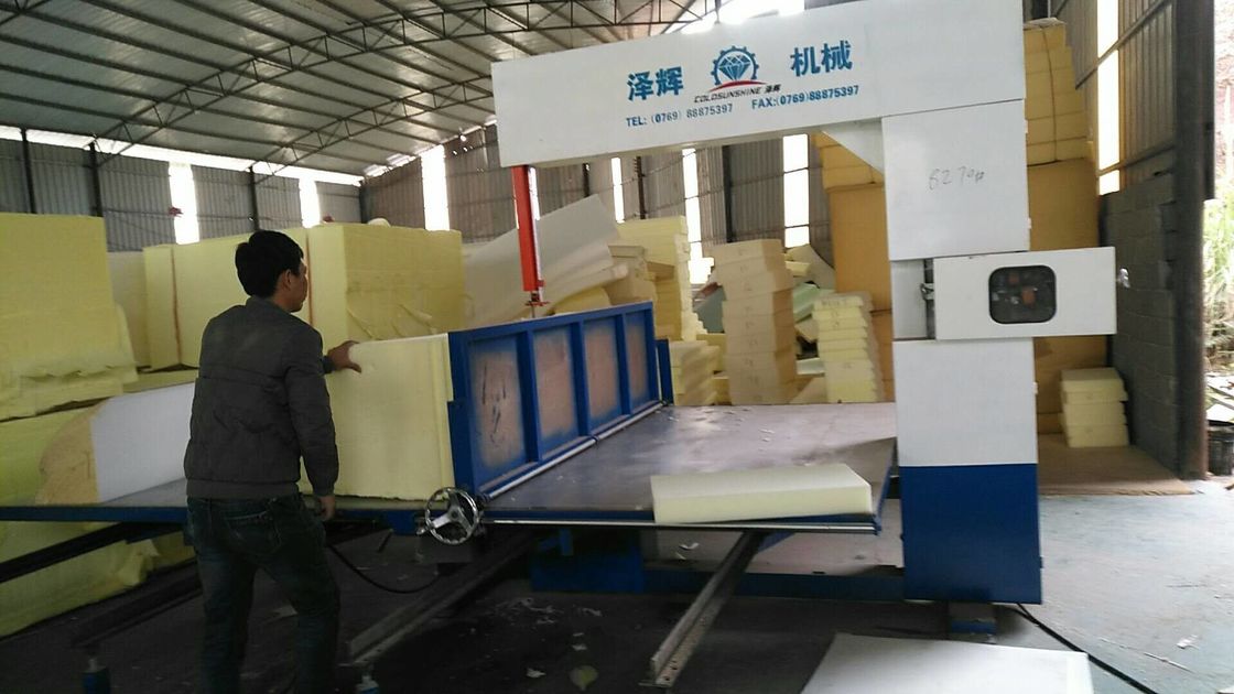 เครื่องตัดฟองตั้งไฟฟ้า พร้อม PLC สําหรับ EVA และ EPE การประมวลผล